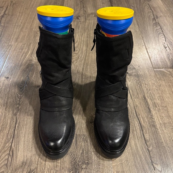 Miz Mooz Leather Double Buckle Ankle Boots Biggs Black Women’s Sz EU 39 US 8.5 - Picture 2 of 11